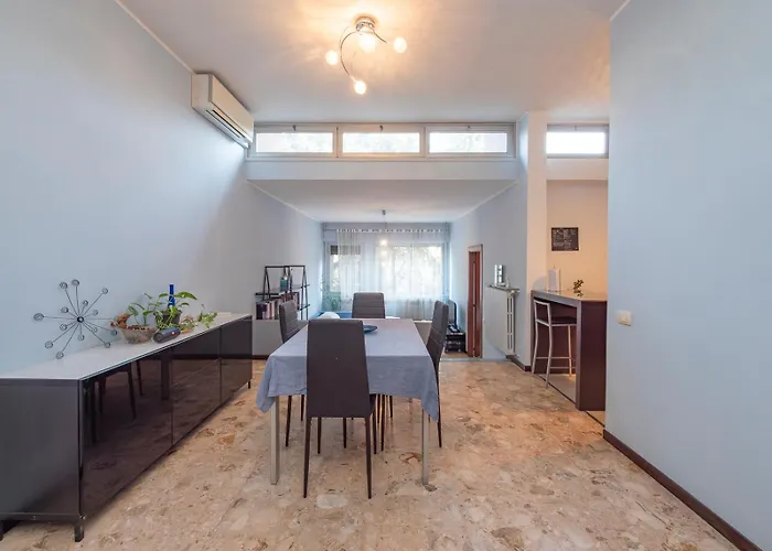 I Host - Falck 53 * Milano