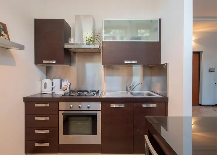 I Host - Falck 53