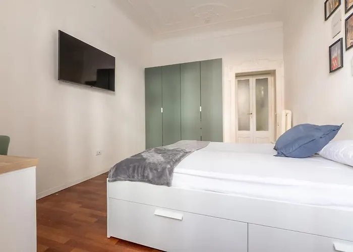 Host4u - Stradivari In Corso Buenos Aires