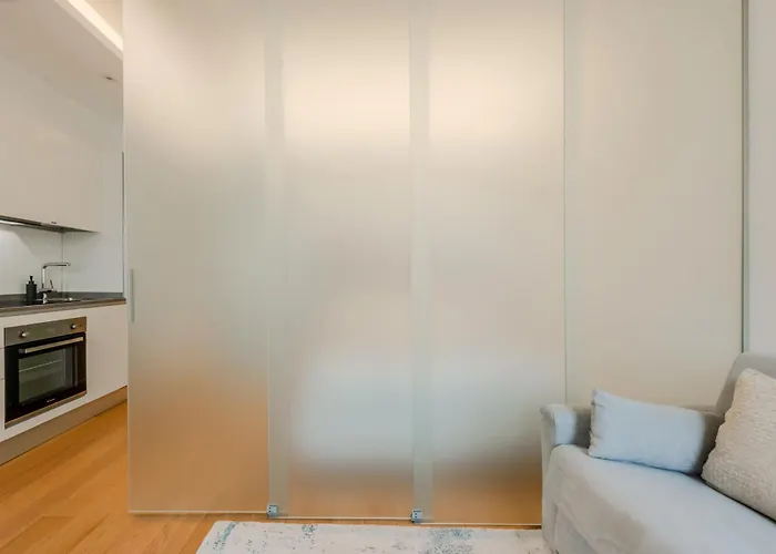 Easytopstay - Garibaldi Urban Nest *