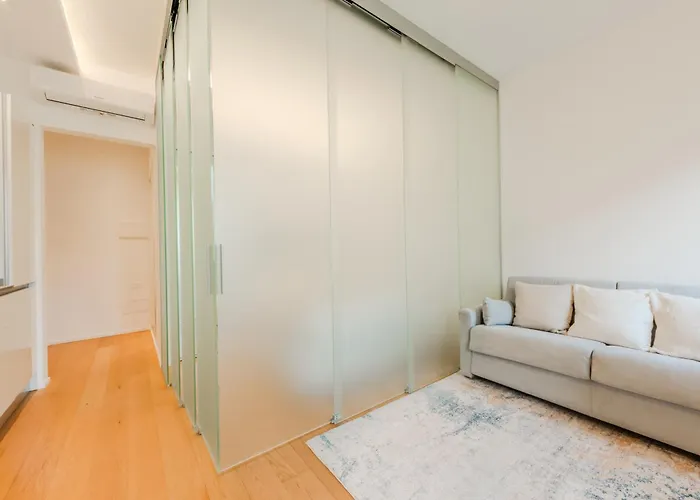 Easytopstay - Garibaldi Urban Nest *