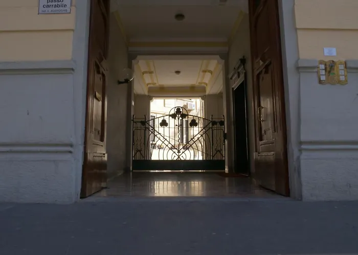 Wonderful Downtown Apartment-hd Netflix, King-size Bed, Two Minutes' Walk From Metro Daire *