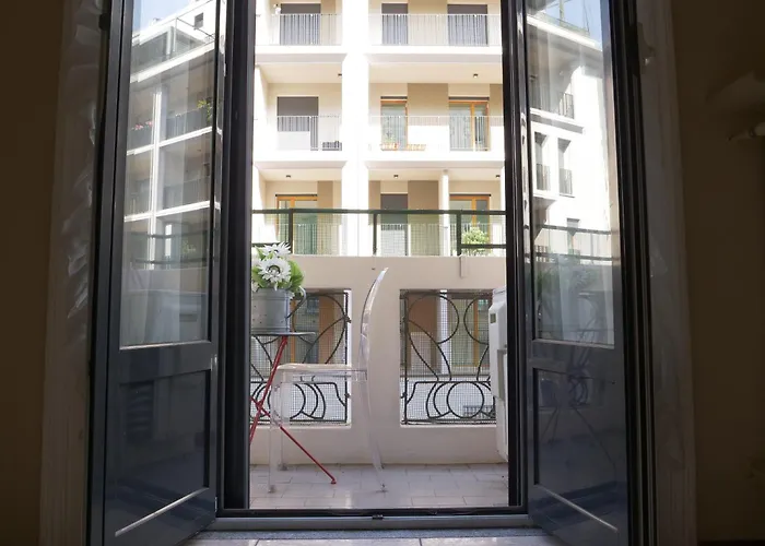 Daire Wonderful Downtown Apartment-hd Netflix, King-size Bed, Two Minutes' Walk From Metro *