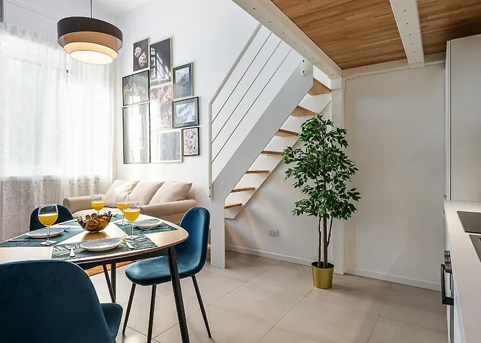 Classbnb - Bright Near The Center