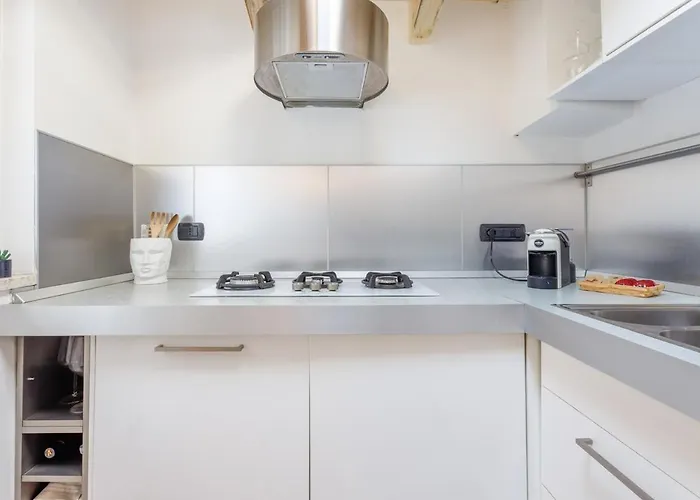 Unconventional Near Linate - Supreme Meme Loft *