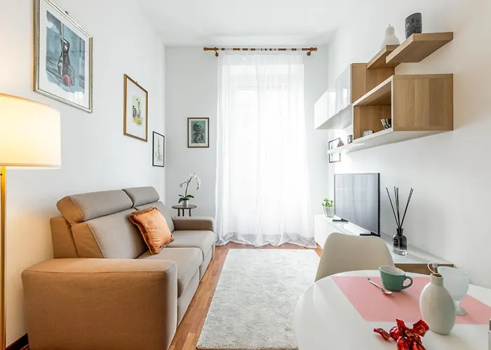 Luxury, Modern & Charming Near Station * Mediolan