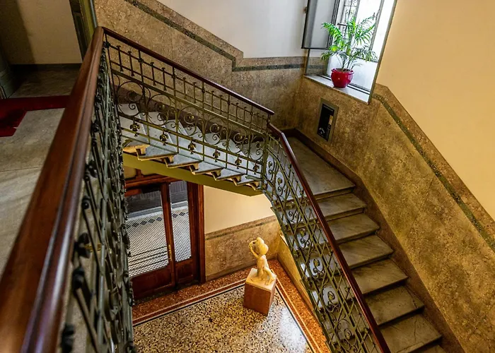 Apartament Luxury, Modern & Charming Near Station Mediolan