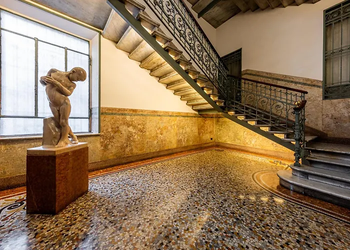 Luxury, Modern & Charming Near Station Mediolan