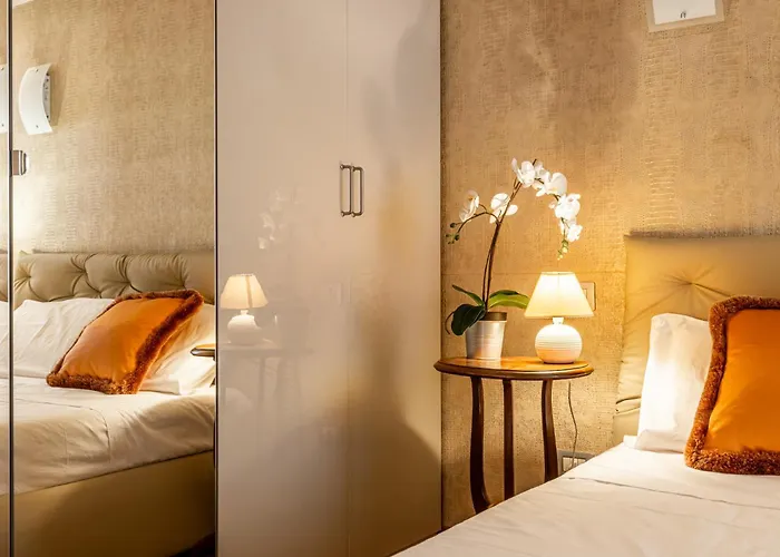 Luxury, Modern & Charming Near Station *