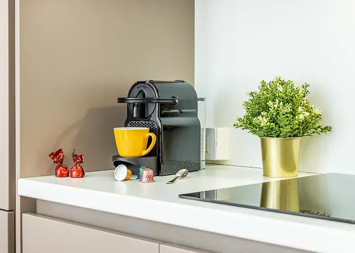 Luxury, Modern & Charming Near Station Mediolan