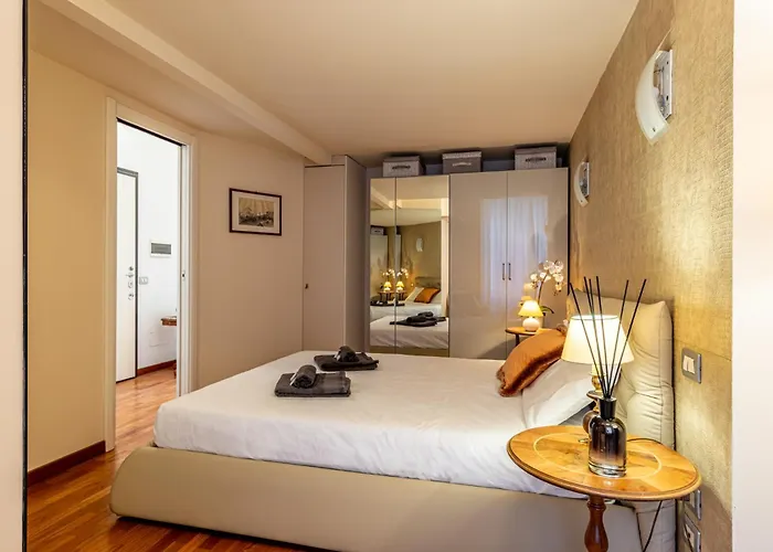 Luxury, Modern & Charming Near Station Mediolan