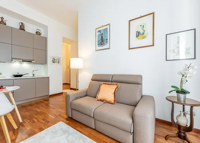 Luxury, Modern & Charming Near Station Mediolan
