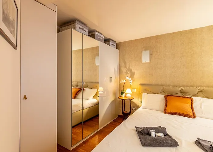 Luxury, Modern & Charming Near Station