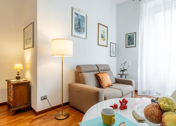 Luxury, Modern & Charming Near Station Apartament Mediolan
