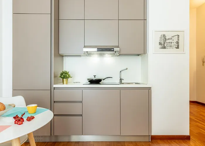 Luxury, Modern & Charming Near Station