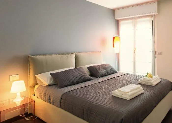 Delightful Two-room In Brera *