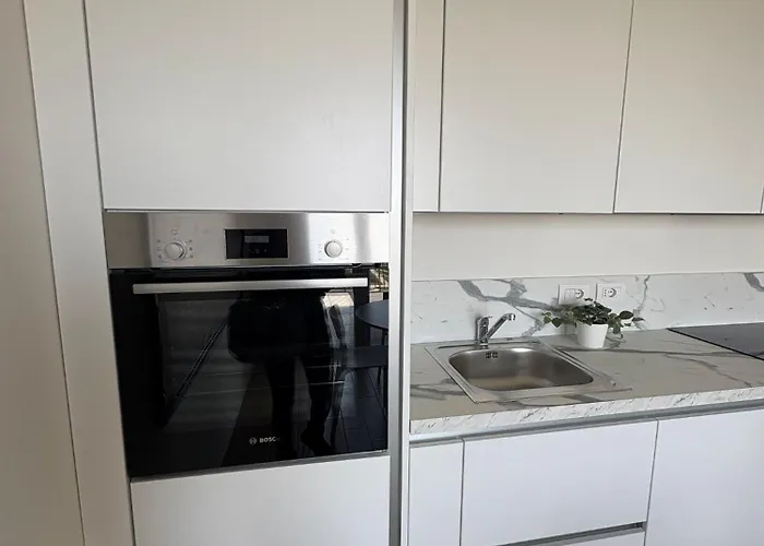 Panorama - Luminous With Private Garage Apartment *