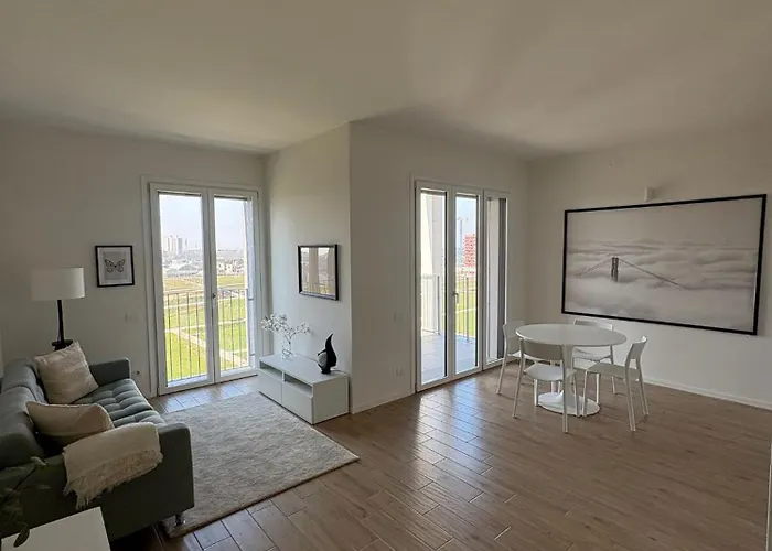 Panorama - Luminous With Private Garage Milan