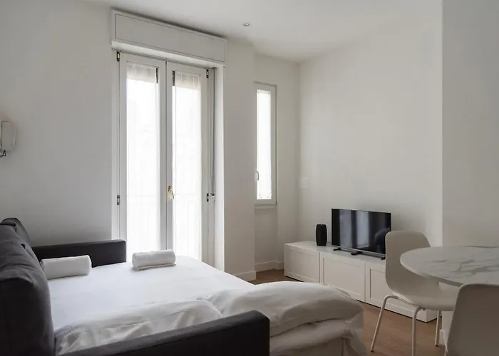 Youhosty - Gioia Tower View Apartment *