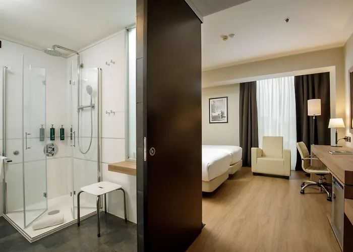 Doubletree By Hilton מלון