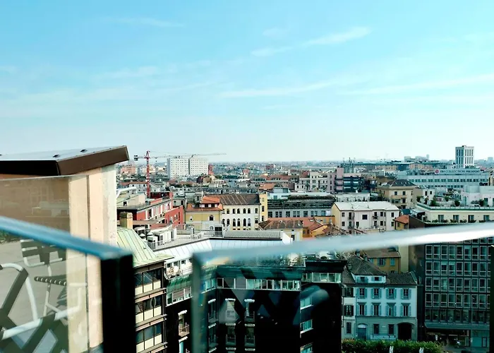 San Babila Duomo View With Shared Rooftop Terrace
