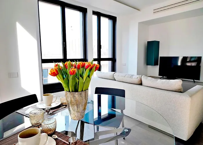 San Babila Duomo View With Shared Rooftop Terrace * Milán