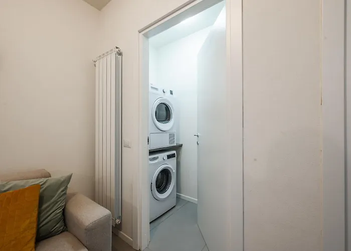 - Spazioso Vicino Metro Apartment *