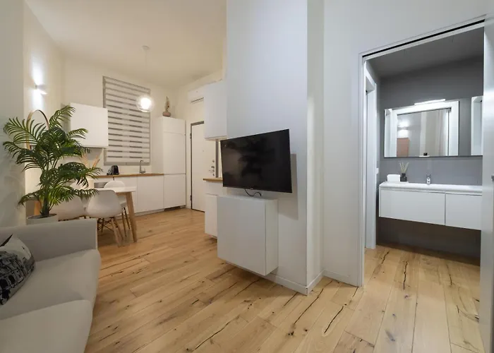 & Modern Porta Vittoria-duomo By Rentopolis شقة