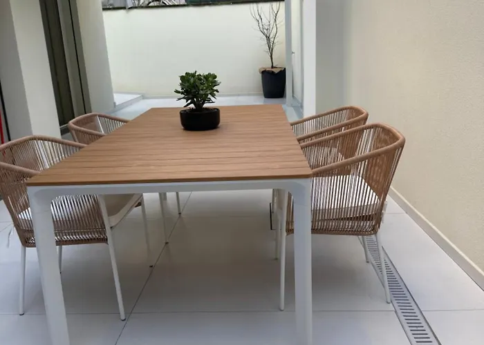 White House Con Posti Auto Milano