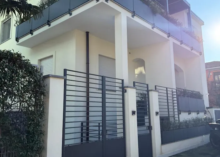 Apartament White House Con Posti Auto