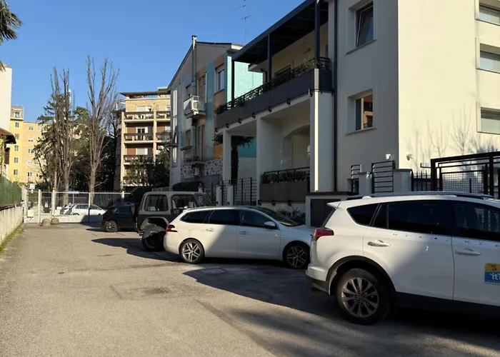 Appartamento White House Con Posti Auto