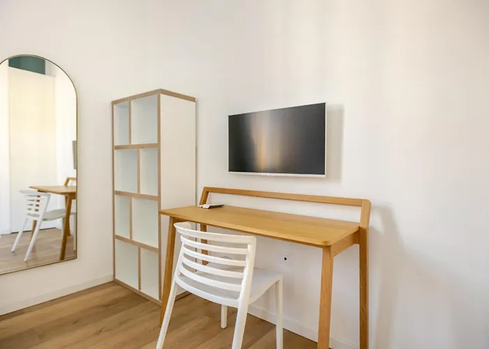 Design And Comfort In Isola In The Heart Of Apartment