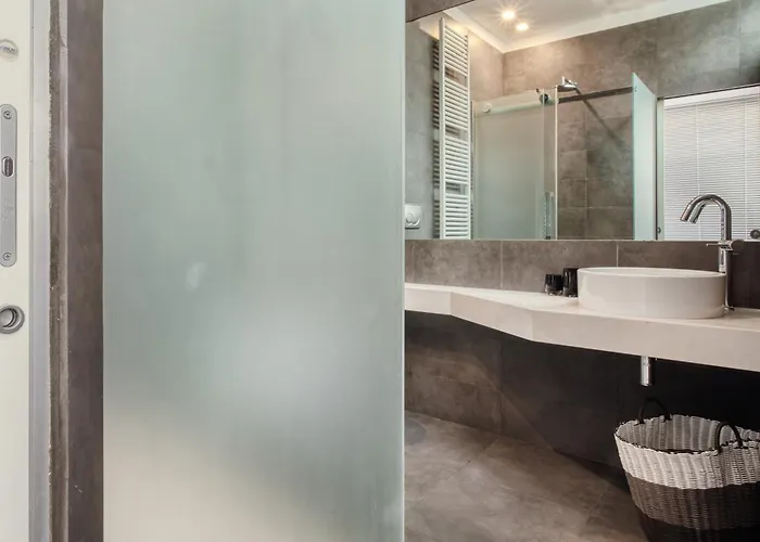 Stylish Top-floor Apt; Design Disctrict Lägenhet Milano