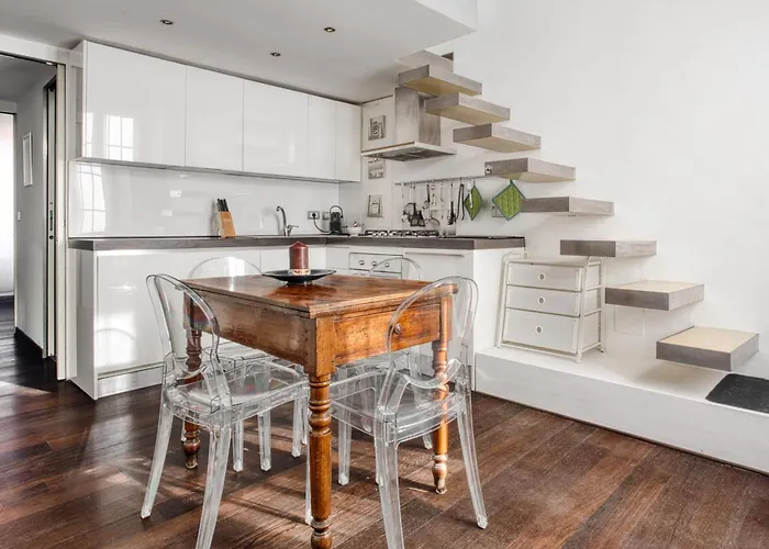 Stylish Top-floor Apt; Design Disctrict * Milán