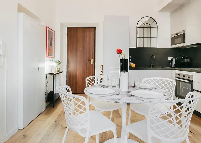 Casa In Palazzo Liberty - E Ben Collegato