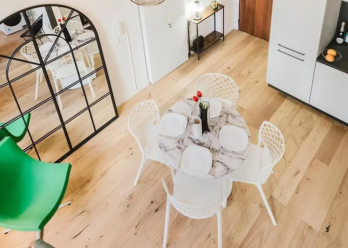 Daire Casa In Palazzo Liberty - E Ben Collegato