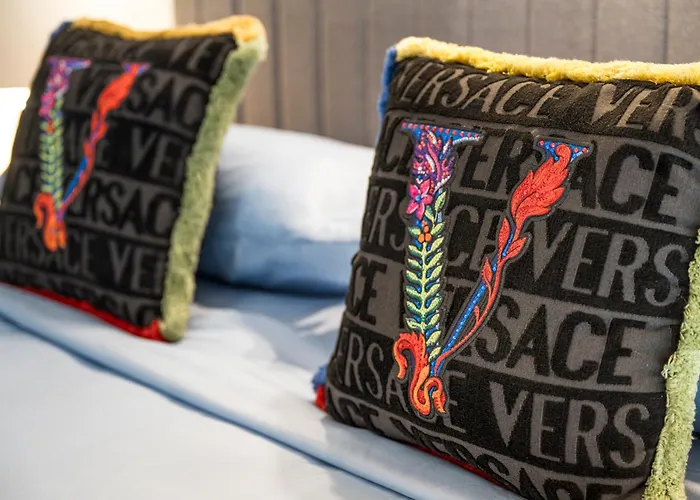 Casa In Palazzo Liberty - E Ben Collegato