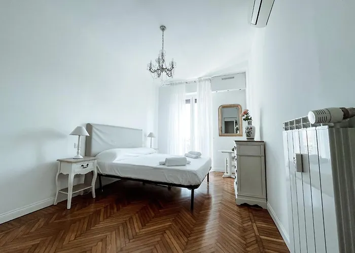 White Pearl - Citycenter - Large & Elegant Flat Apartment