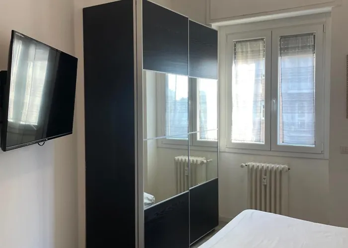 Gardone - Ampio Con 2 Da Letto - Comodo Per Duomo! *