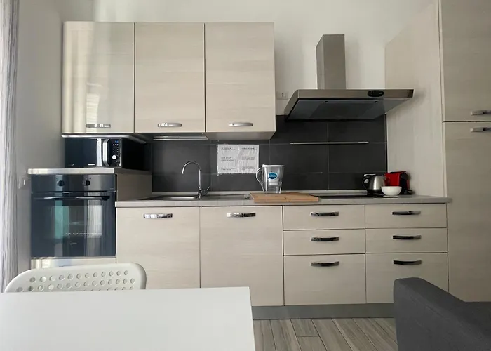 Gardone - Ampio Con 2 Da Letto - Comodo Per Duomo! Apartmán