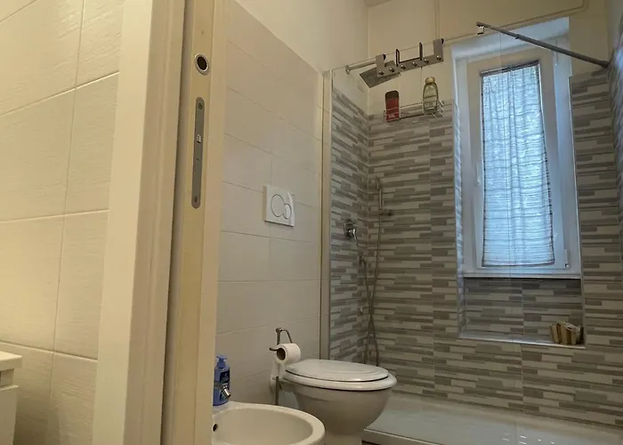 Gardone - Ampio Con 2 Da Letto - Comodo Per Duomo! *