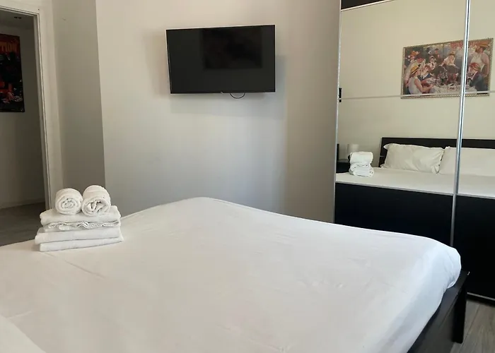 Gardone - Ampio Con 2 Da Letto - Comodo Per Duomo! Lägenhet Milano