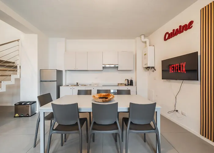 - Spazioso Vicino Metro Apartment