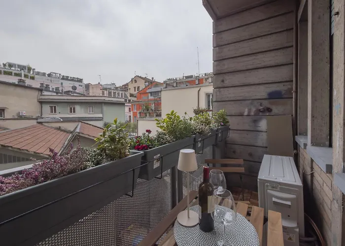 Spacious 2bdr With Balcony Arco-sempione Area, By Rentopolis Milano