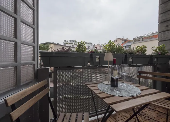 Spacious 2bdr With Balcony Arco-sempione Area, By Rentopolis * Mailand