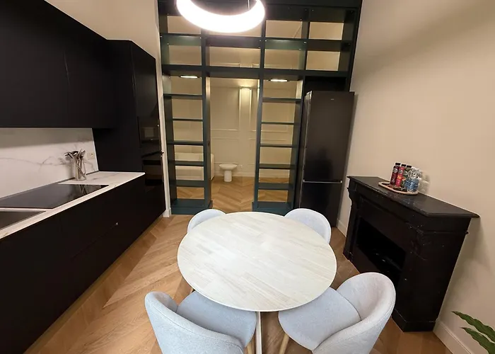 Luxury Design 1br 1ba High Ceilings Apartament Mediolan