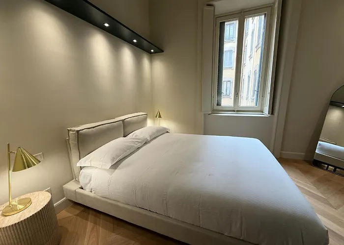 Luxury Design 1br 1ba High Ceilings Apartment Mailand