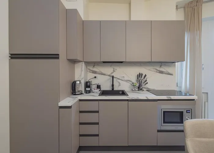 Spacious 2bdr With Balcony Arco-sempione Area, By Rentopolis Appartamento *