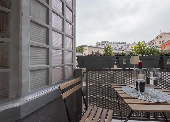 Spacious 2bdr With Balcony Arco-sempione Area, By Rentopolis Milano