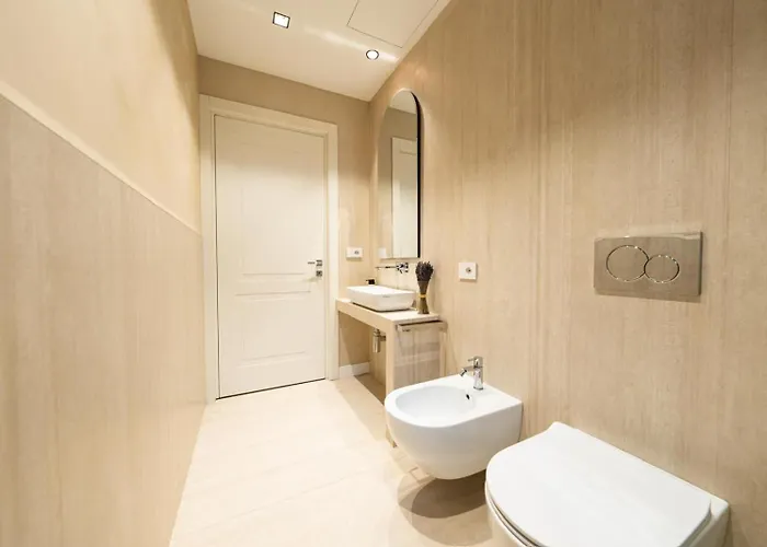 Palazzo Fontana Duomo View Golden House Milán